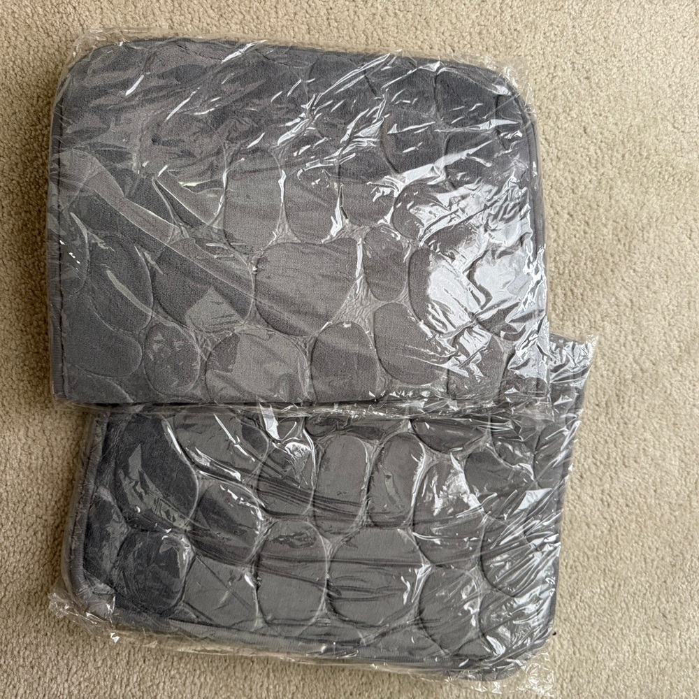 Gray Quilted Bath Maths